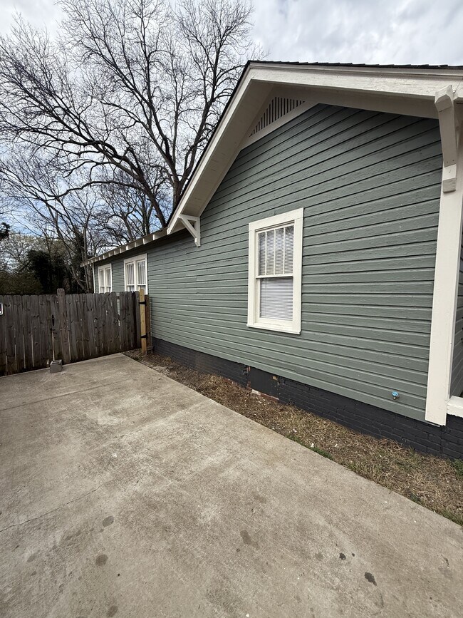 Photo - 208 58th St N