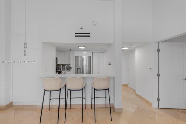 Photo - 540 Brickell Key Dr Unit 500