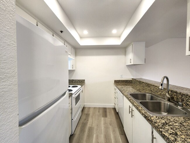 Photo - Tranquil Living in a Palo Alto Gem: 1-Bedroom Condo on the Third Floor with In Unit Laundry Unit 337