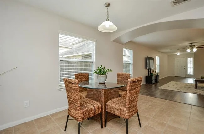 Photo - 2242 Tandy Park Way