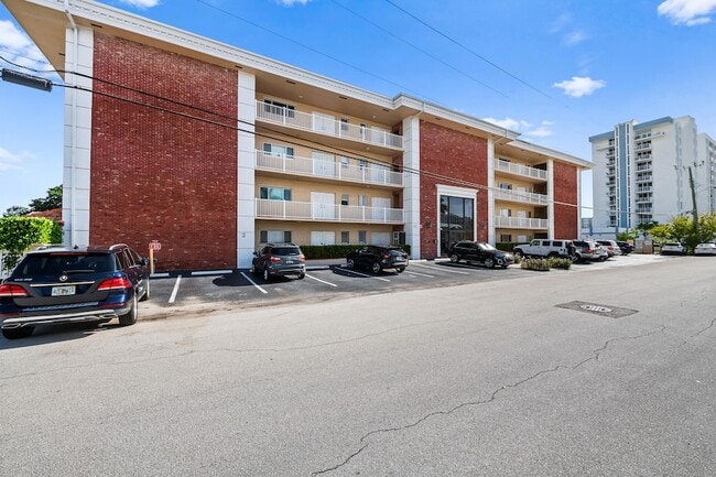 Photo - 2841 NE 33rd Ct Unidad 403