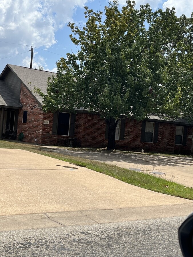 Newly refurbished duplex - 2116 Hidden Hollow Cir Casa