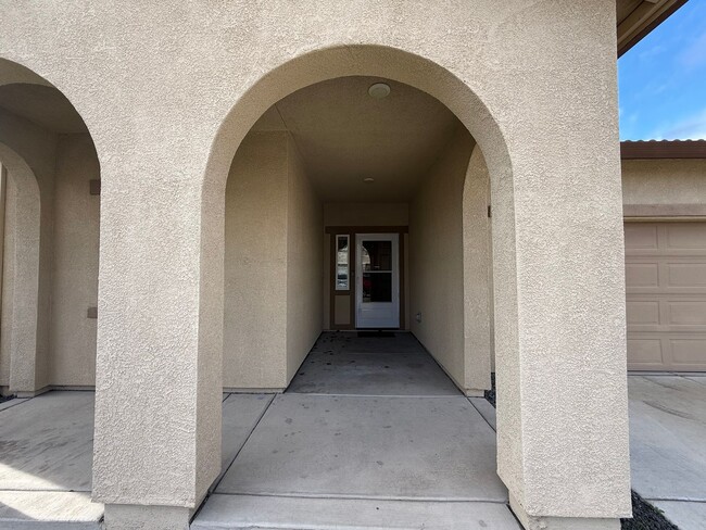 Photo - 4-bedroom single story in Manteca!