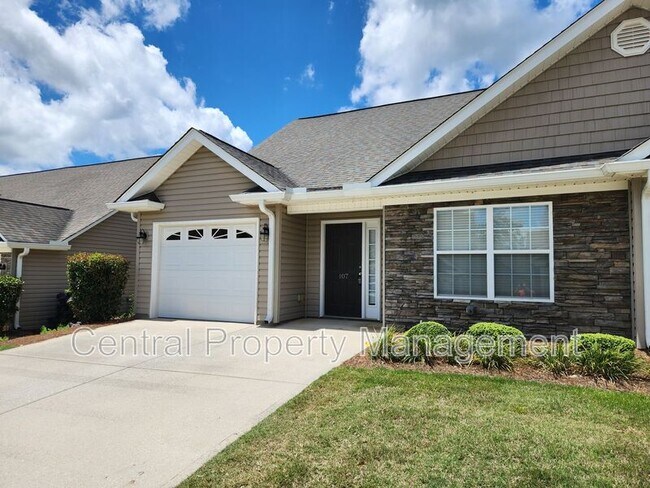 Photo - 107 Shalom Dr
