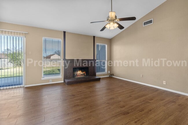 Photo - 3807 Glengate Dr