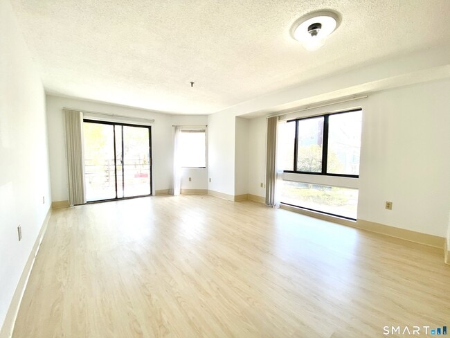 Photo - 1204 Whitney Ave Unit 208