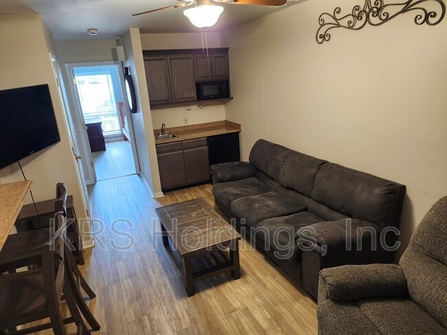Photo - 1305 Bradley Dr