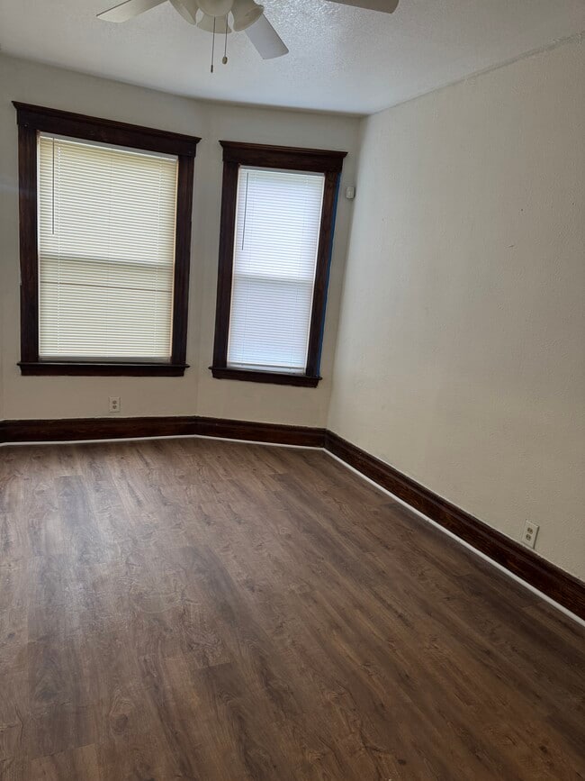 Photo - 295 Marston St