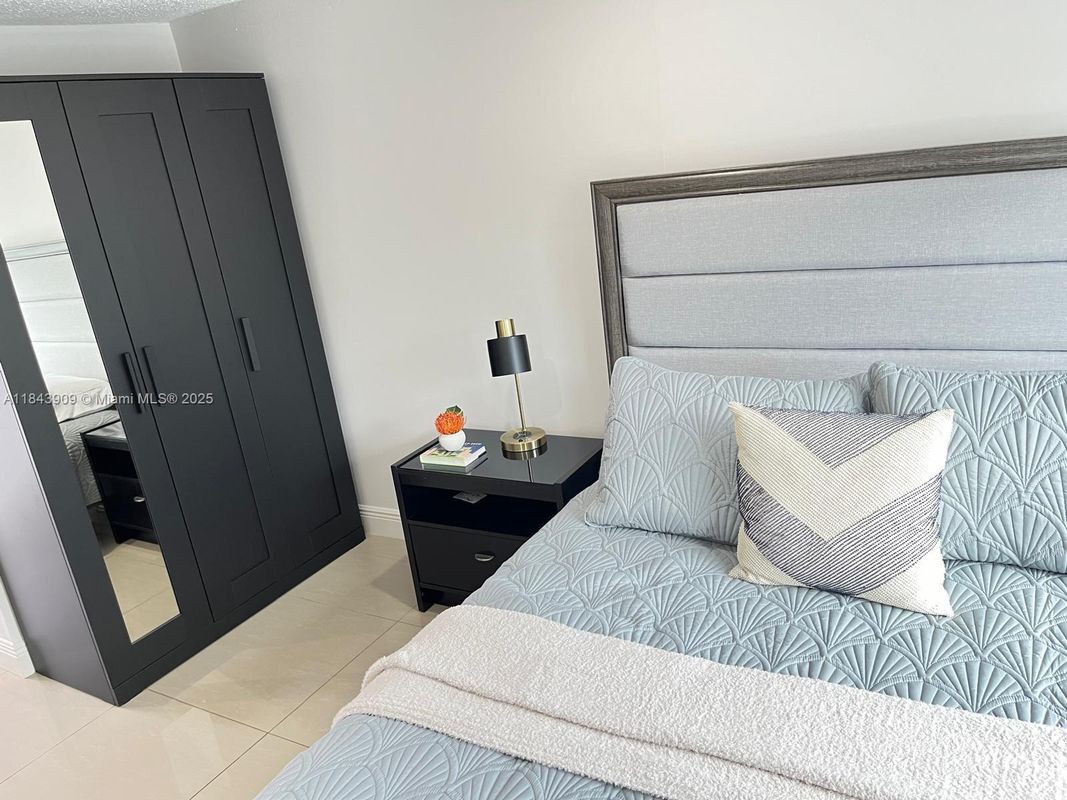 Photo - 1495 NE 177th St