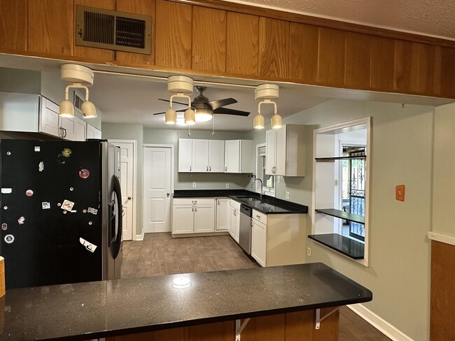 Photo - 5138 Whitehall Ave