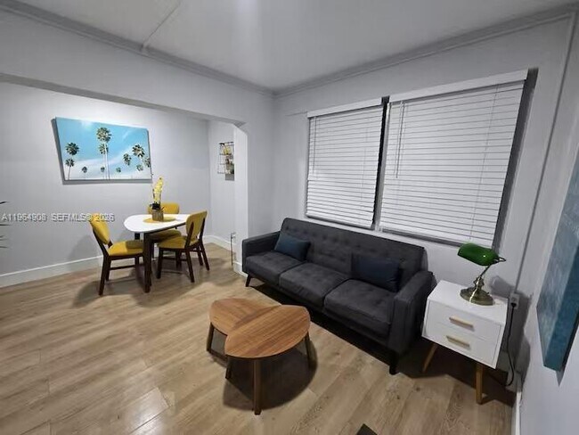 Building Photo - 845 NW 3rd St Unit C