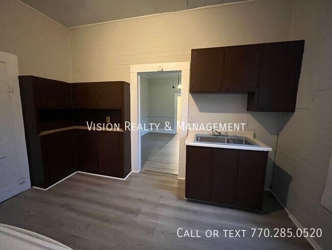 Photo - 910 Truitt Ave Unit B