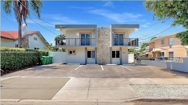 Building Photo - 420 SW 14th Ave Unit 3