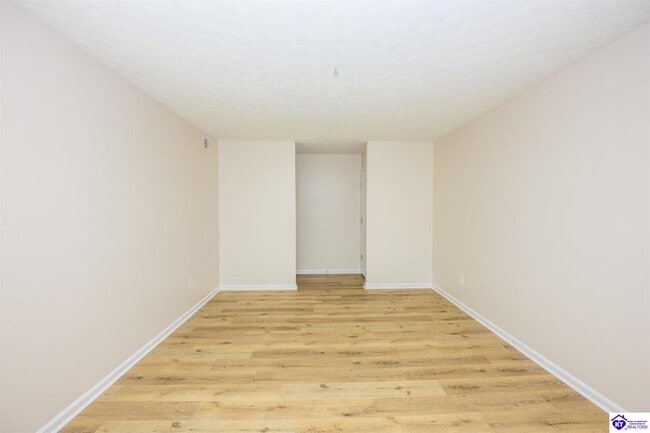 Photo - 244 Pinewood Dr Unit Apt 4