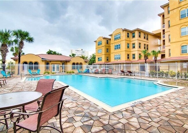 Photo - 642 Wells Ct Unit 201