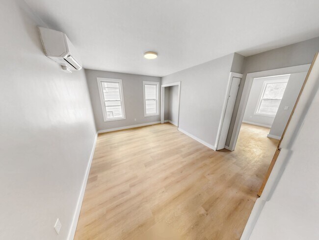 Photo - 192 Paris St Unit 1