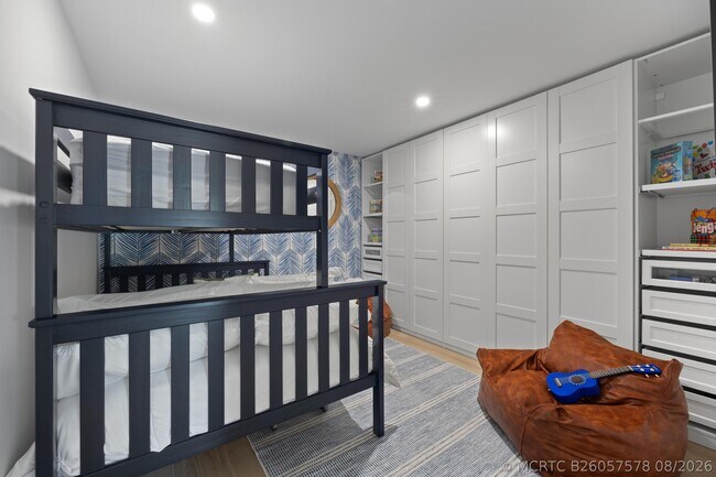 1096 SW 27th Ave