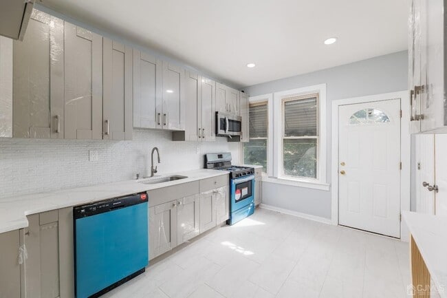 117 Emerson St Unit 2