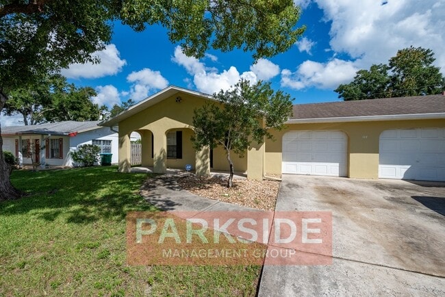 Photo - 122 Landmark St