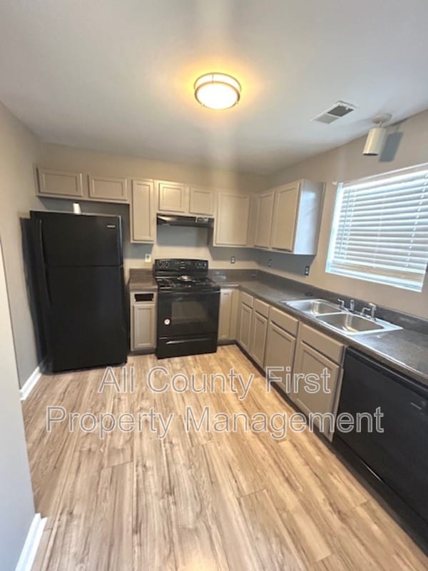 Photo - 5636 Windfall Ln