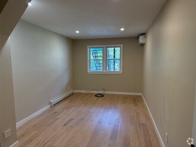 Building Photo - 22-56-56 Steinway St Rental