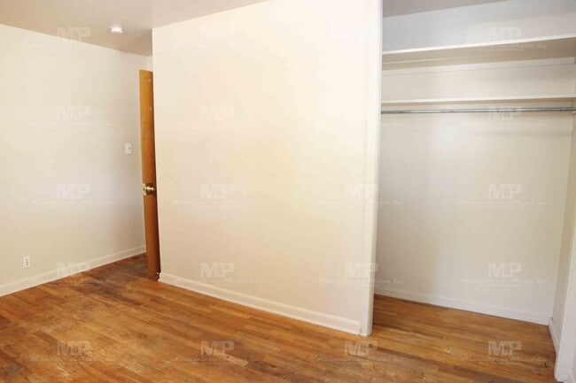 Photo - 609 W Prospect Rd