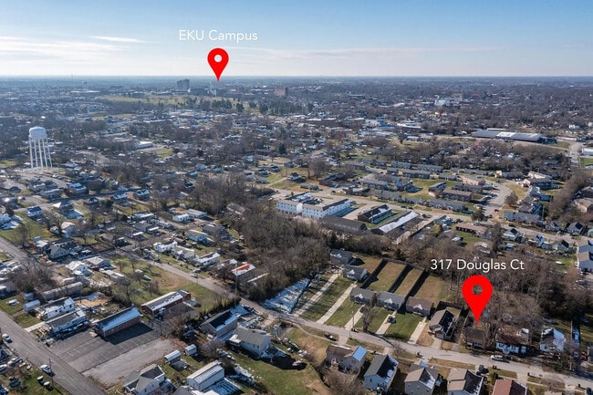 Photo - 317 Douglas Ct