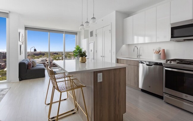 Photo - 2357 N Lincoln Ave