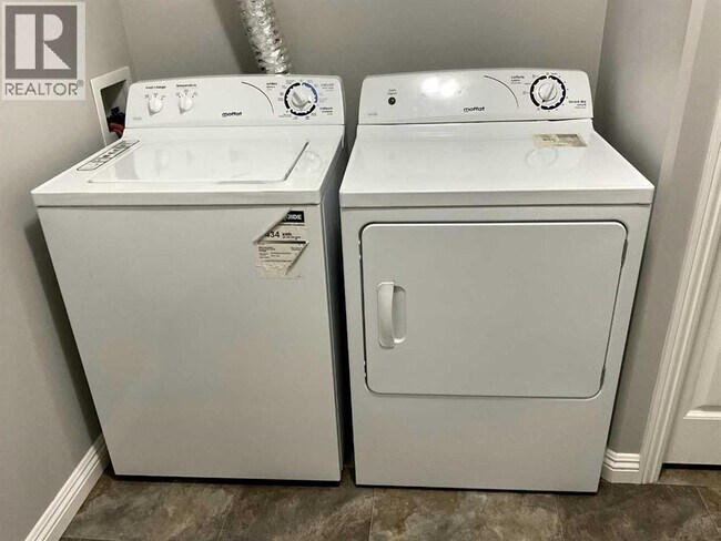 Photo - 7411-7429 29 th St