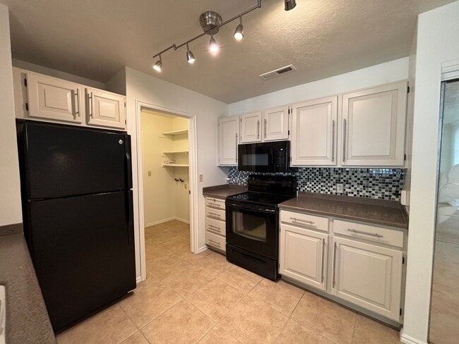 Photo - DARLING TOWNHOME FOR RENT!