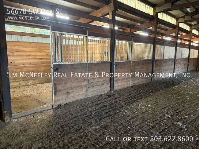 Photo - 56678 SW Oak St