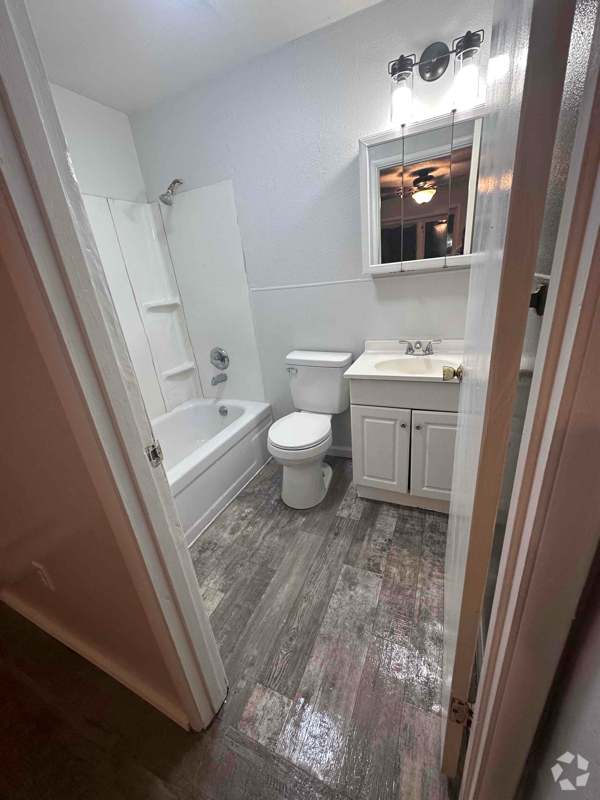 Building Photo - 632 11th Ave Unit 1A Rental