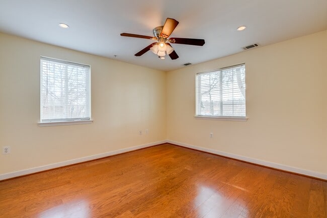 Fantastic end-unit condo - Fantastic end-unit condo Unit 1