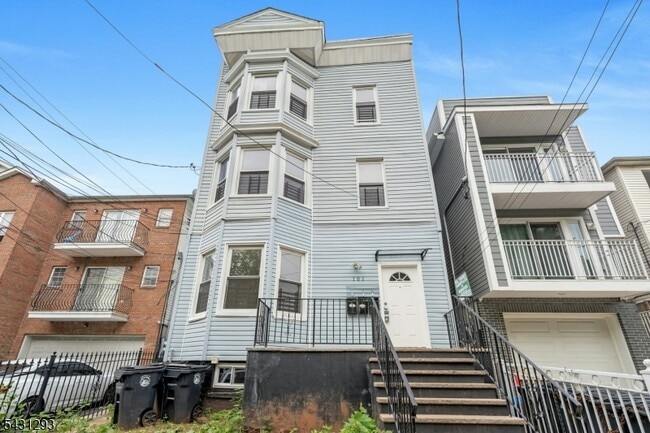 Building Photo - 101 Hedden Terrace Unit 2