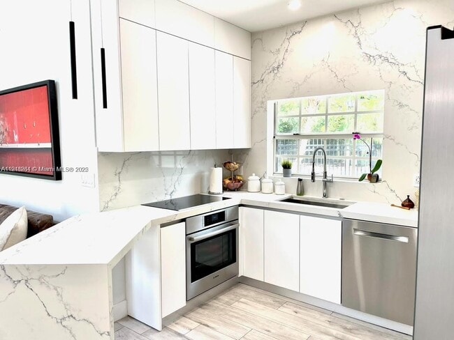 Photo - 3070 Allamanda St Unit J