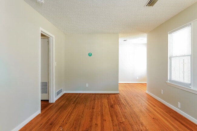 Photo - 237 Garden Ln