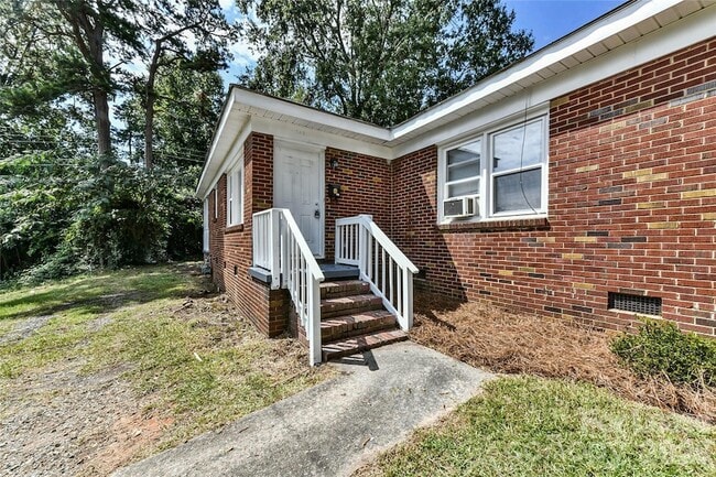 3429 Meredith Ave