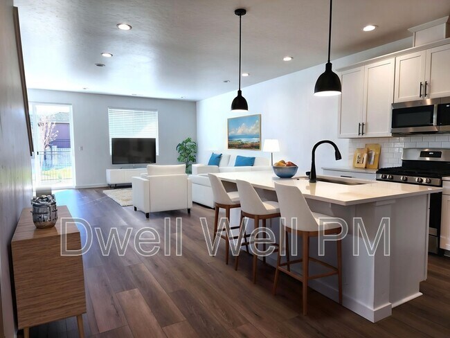 Photo - 362 N Lagrasse Ln