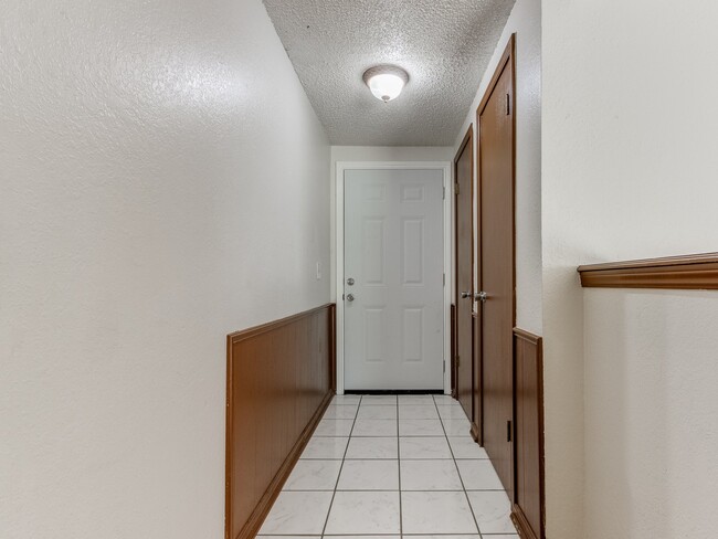 Photo - 929 Branchwood Dr