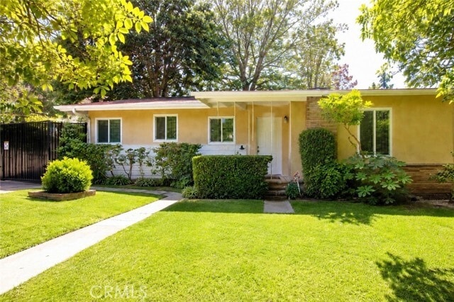 Building Photo - 1005 Stradella Rd