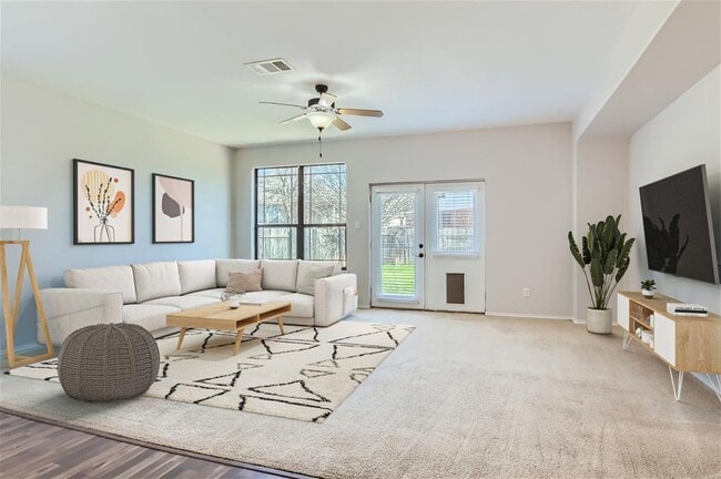 Photo - 1000 Sussex Way