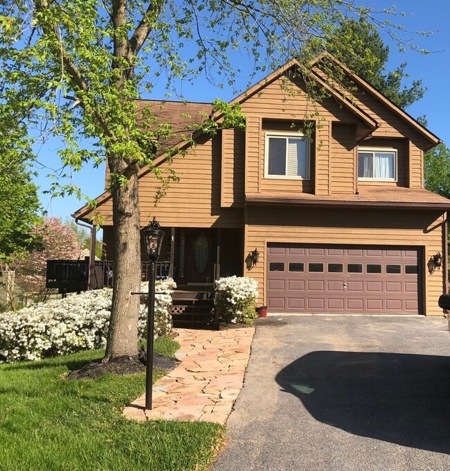 Photo - 10391 Meadowlake Cir House