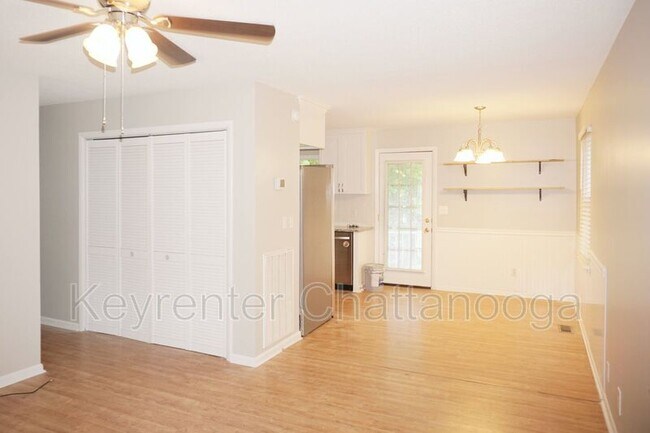 Photo - 1024 Garnett Ave