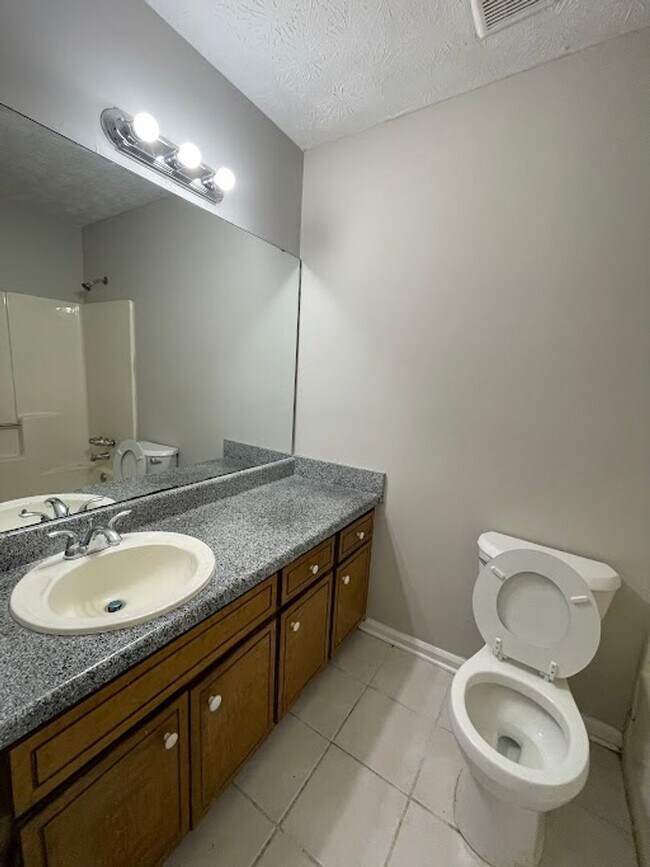 Photo - 105 Fruitwood Trce Unit A