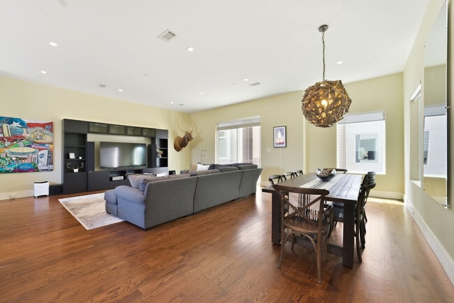 1512b Yale St Unit SI FL4-ID1633784P
