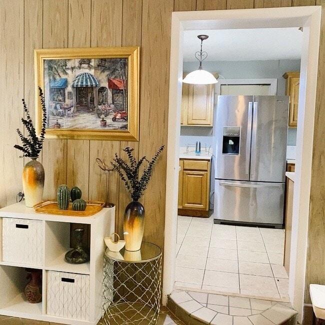 Photo - 3033 Parkwood Dr Unit 2