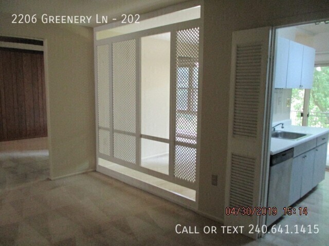 Photo - 2206 Greenery Ln