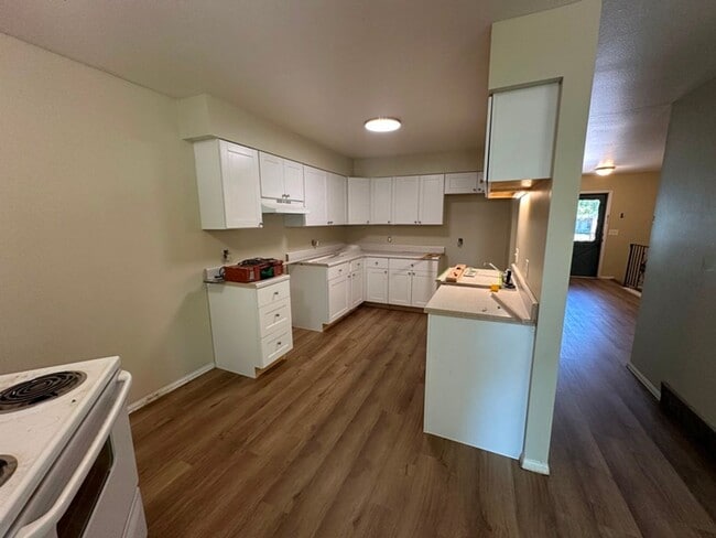 Photo - HUGE end-unit townhouse