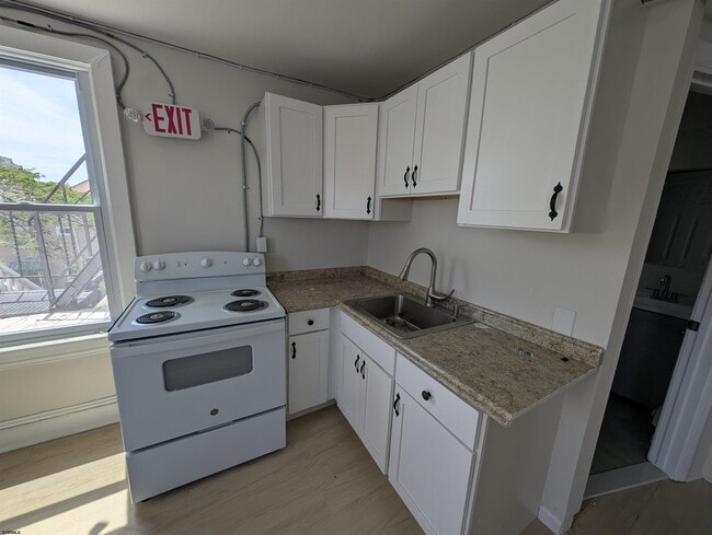 Photo - 36 N Florida Ave Unit 3