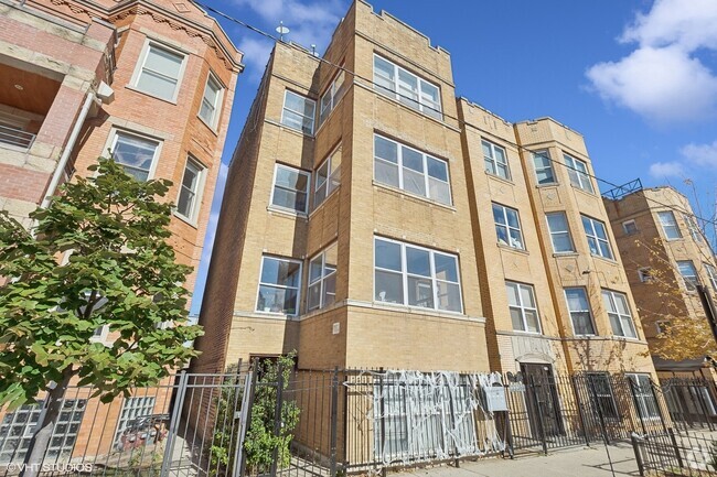 Building Photo - 3336 W Potomac Ave Rental
